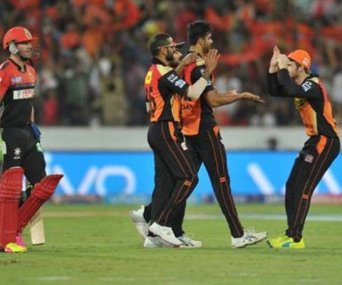 Sunrisers Hyderabad beat Royal Challengers Bangalore by 15 runs
